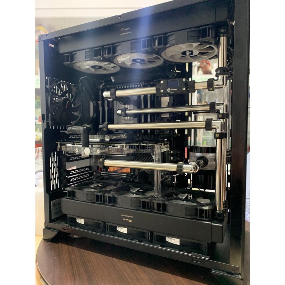 光華商場㊣【客製化電腦】客製化 LIAN-LI O11D XL AMD水冷主機改裝 訂做特殊主機改裝 不鏽鋼管配置-細節圖3