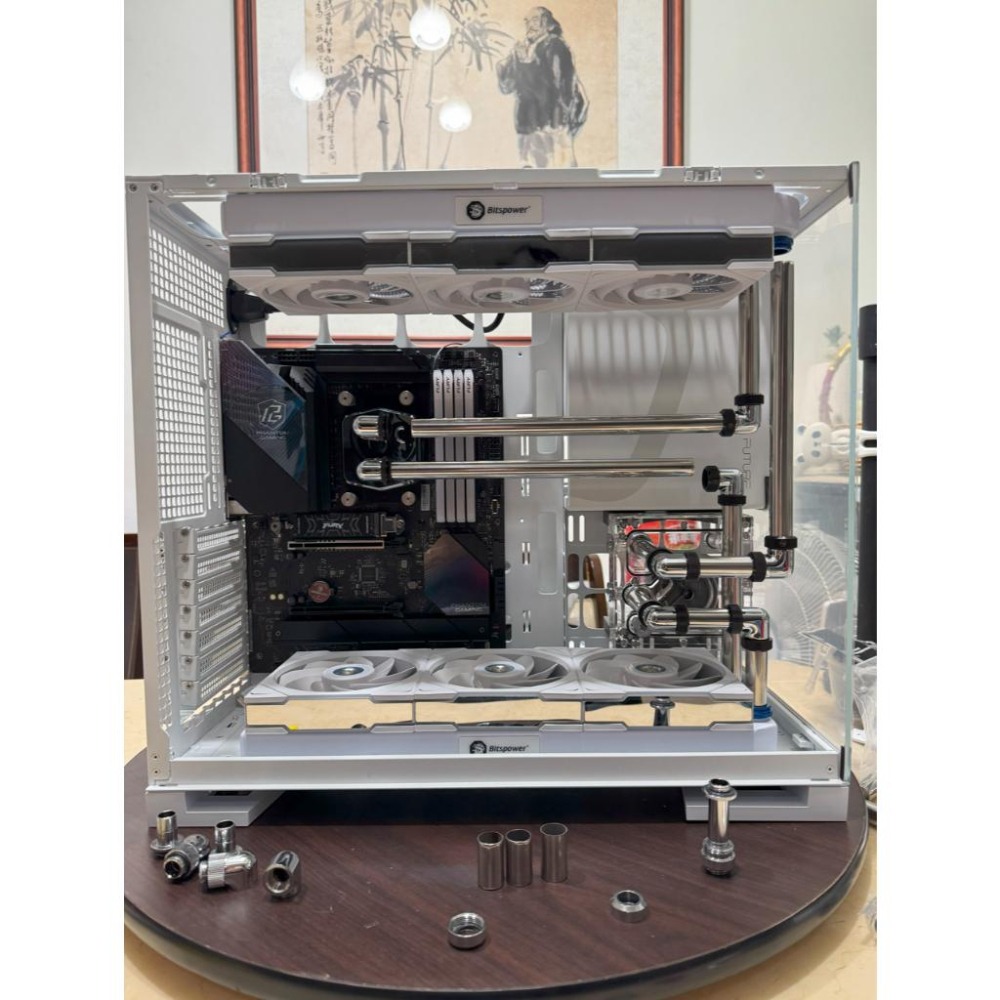 光華商場【客製化電腦】客製化 幾何未來 MODEL 5 9800X3D 玻璃 分體式 水冷主機 主機改裝 電競主機-細節圖6