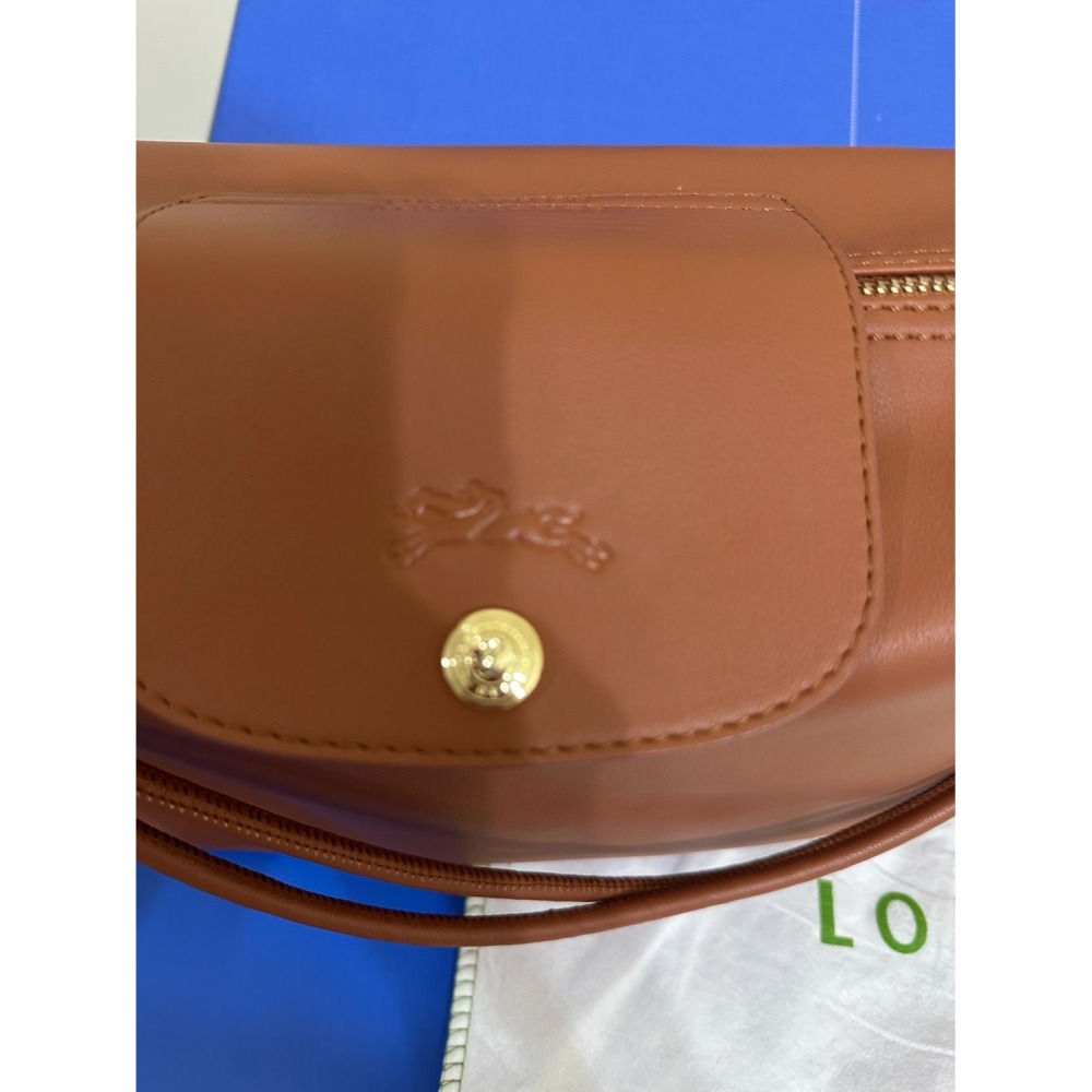 二手 9.9成新 LONGCHAMP Le Pliage Xtra 串珠飾繩結牛皮半月型單肩包(腰果棕) 加送內膽包-細節圖3