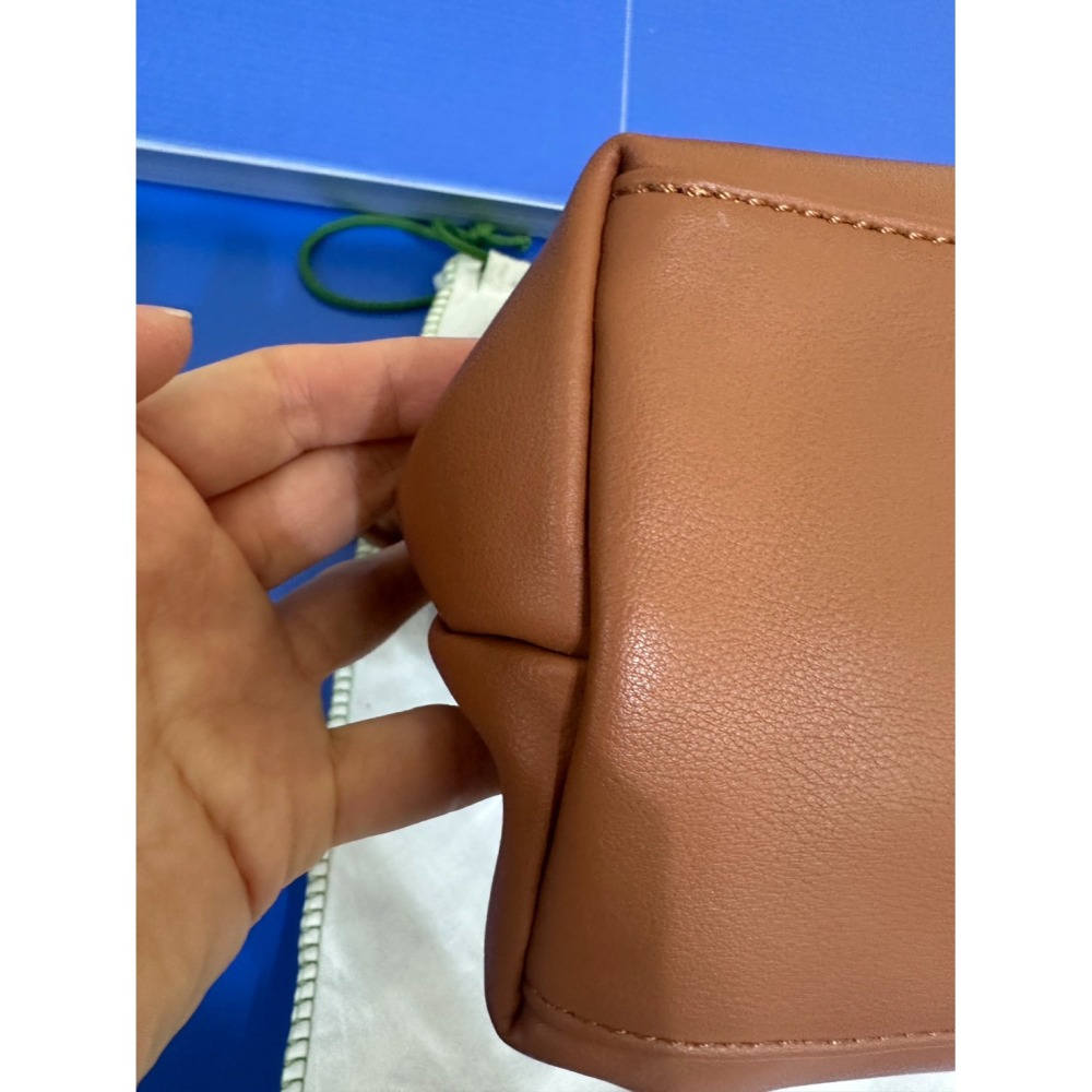 二手 9.9成新 LONGCHAMP Le Pliage Xtra 串珠飾繩結牛皮半月型單肩包(腰果棕) 加送內膽包-細節圖5