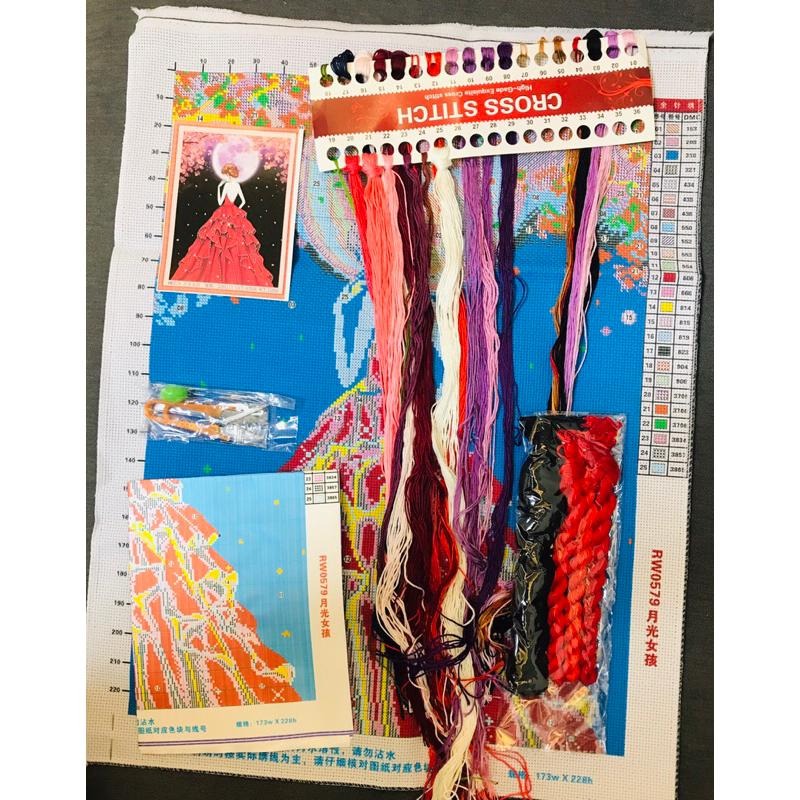 [台灣現貨含運]十字繡材料包 50*63cm 中格三股 結婚情侶 月光女孩 小幅臥室 自己繡 手工小件 滿繡-細節圖2