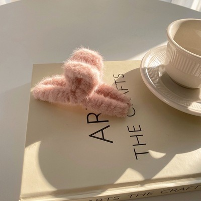 【Helena】韓版毛毛爪夾 髮夾 鯊魚夾 髮飾 洗澡髮夾 頭飾 抓夾 毛絨髮夾 生活用品 配飾【D40】-細節圖7