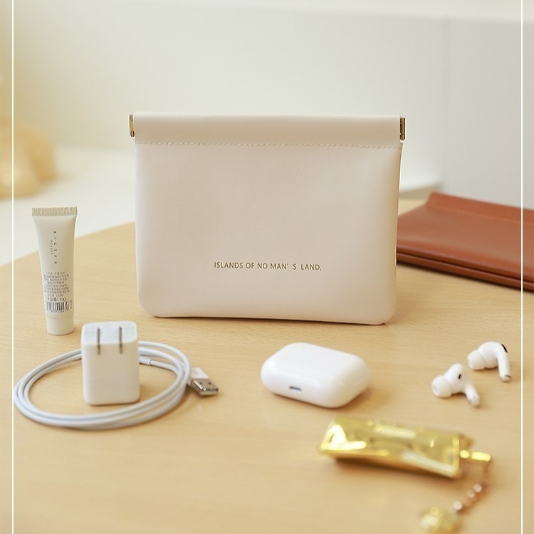 【Helena】彈片收納包 隨身小收納包 彈片收納袋 3c收納包 防水皮革零錢包 衛生棉包 旅行包 包包【D66】-細節圖3