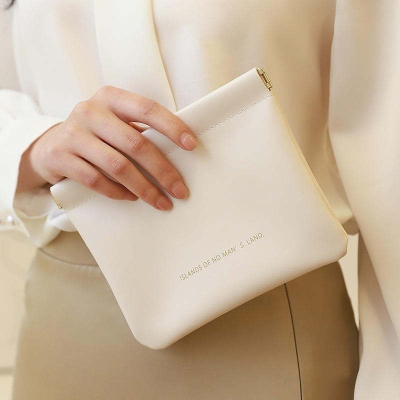 【Helena】彈片收納包 隨身小收納包 彈片收納袋 3c收納包 防水皮革零錢包 衛生棉包 旅行包 包包【D66】-規格圖8