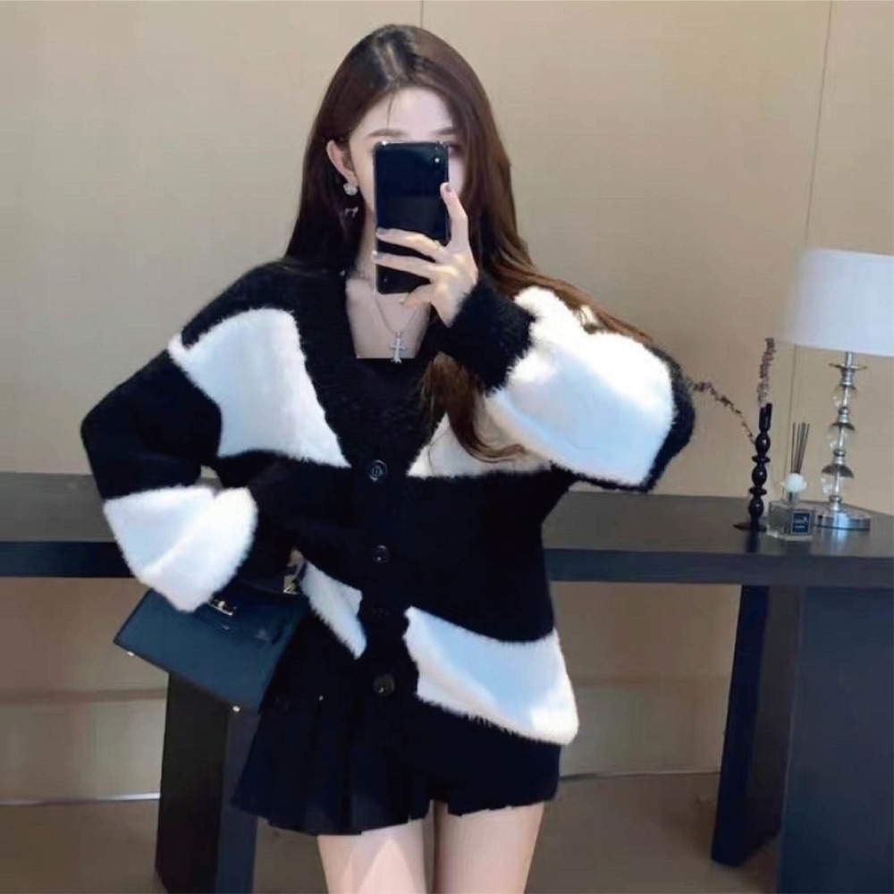 【Helena】條紋V領加厚針織外套 水貂絨毛衣 撞色黑白條紋毛毛絨開衫外套 慵懶風韓版寬鬆百搭針織衫【A2145】-細節圖3