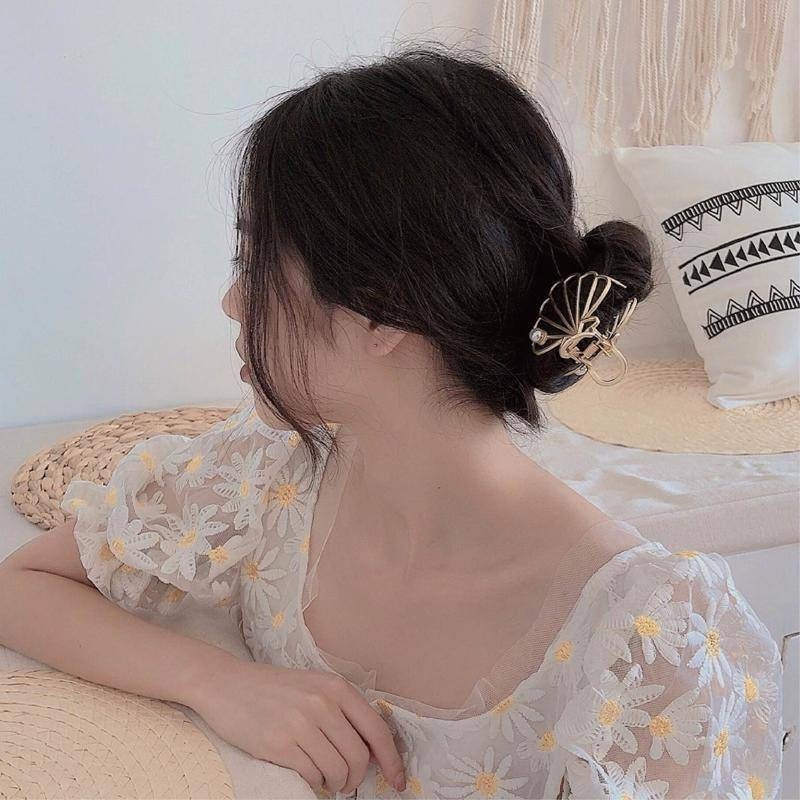 【Helena】復古小仙女極簡金色金屬爪夾 鯊魚夾 抓夾 洗澡髮夾 髮夾 髮飾 頭飾 配飾 生活用品【D51】-細節圖2