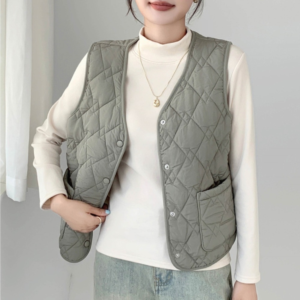 【Helena】菱格羽絨棉馬甲 保暖背心 無袖上衣 V領有口袋休閒外搭背心 棉服 背心女 女裝【A2218】-細節圖3