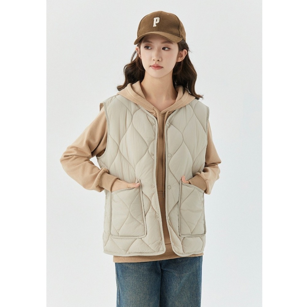 【Helena】圓領加絨加厚保暖馬甲 外搭背心外套 大尺碼馬甲 馬甲外套 大口袋 秋冬季 背心女 女裝【A2237】-細節圖6