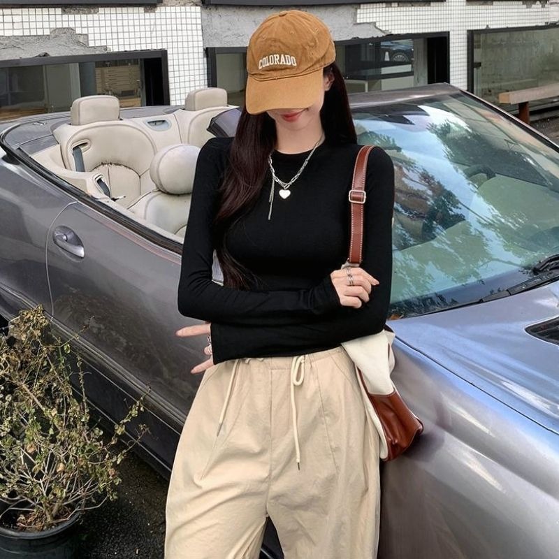 【海麗娜】圓領內搭長袖上衣 薄款緊身打底衣 T恤 女裝 顯瘦保暖秋冬韓版素色彈性貼身柔軟舒適合身百搭【A2280】-細節圖3