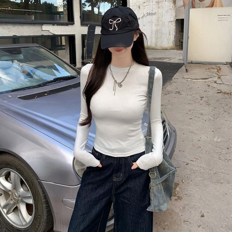 【海麗娜】圓領內搭長袖上衣 薄款緊身打底衣 T恤 女裝 顯瘦保暖秋冬韓版素色彈性貼身柔軟舒適合身百搭【A2280】-細節圖4