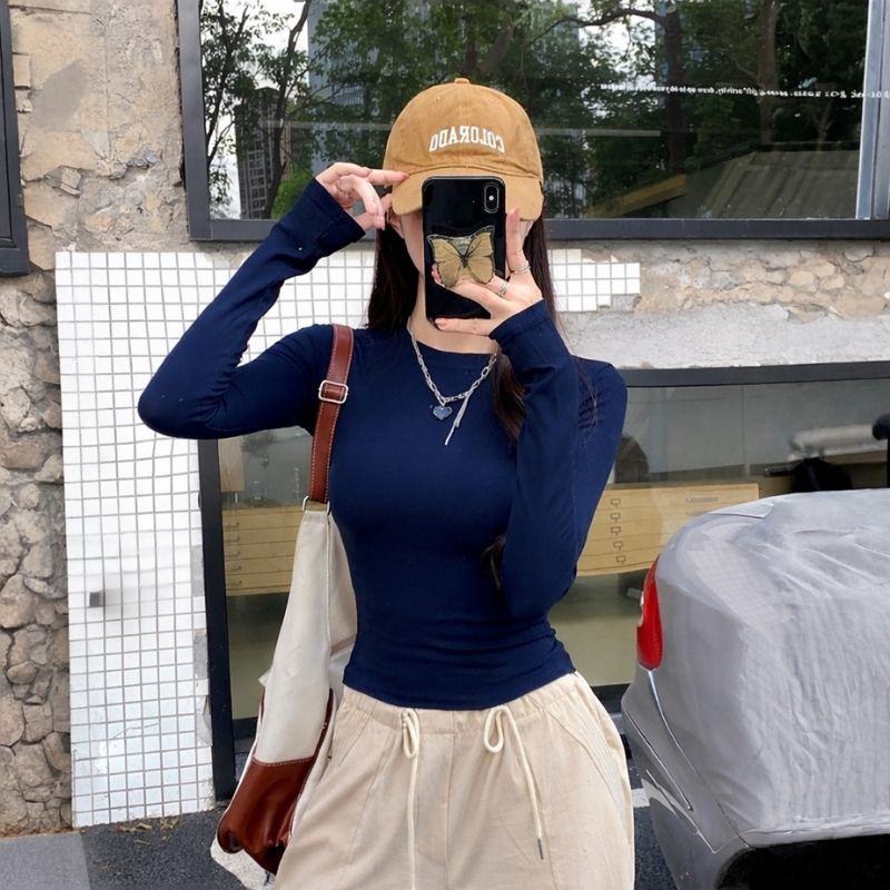 【海麗娜】圓領內搭長袖上衣 薄款緊身打底衣 T恤 女裝 顯瘦保暖秋冬韓版素色彈性貼身柔軟舒適合身百搭【A2280】-細節圖5