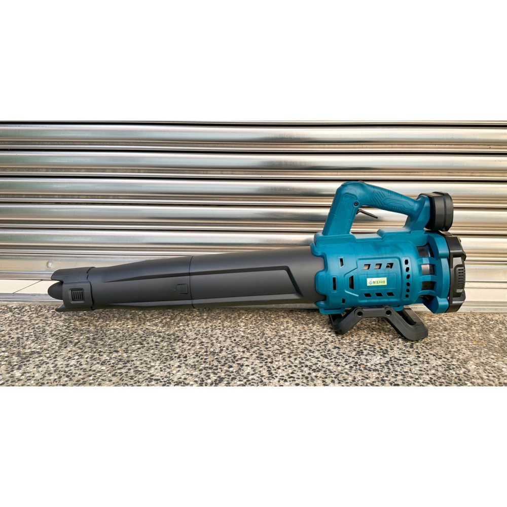 無刷鋰電大型直立式吹風機 卡扣款 通用牧田款18V插腳 4.0AH /除雪吹塵吹葉機/暴風槍/強力多功能鼓風機-細節圖5