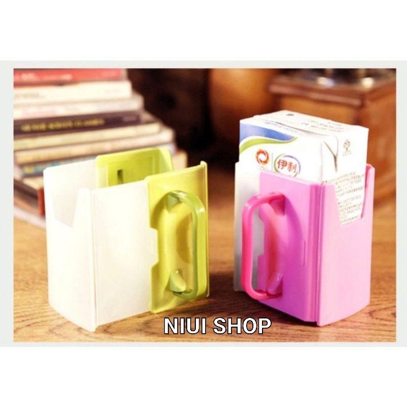 【NIUI SHOP】兒童防溢出杯托  可伸縮握杯 鋁箔包防溢出 防擠壓杯架B1-細節圖3