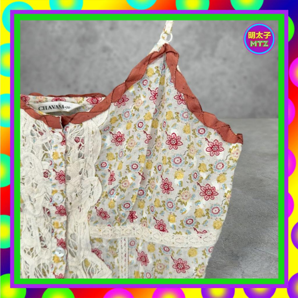 二手 CHAVANA 米咖配色 彩色印花 輕薄 微挺 微透 蕾絲 略彈性 排釦 背心 F720 【明太子 古著應召站】-細節圖2