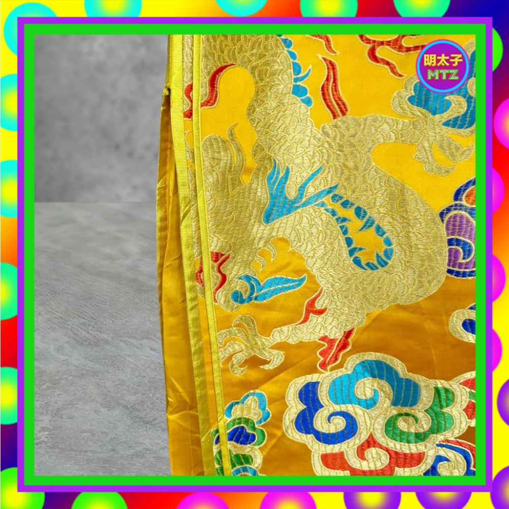二手 黃色 緞面 略厚挺 彩色龍紋刺繡 旗袍式 洋裝 F531 【明太子 古著應召站】-細節圖3