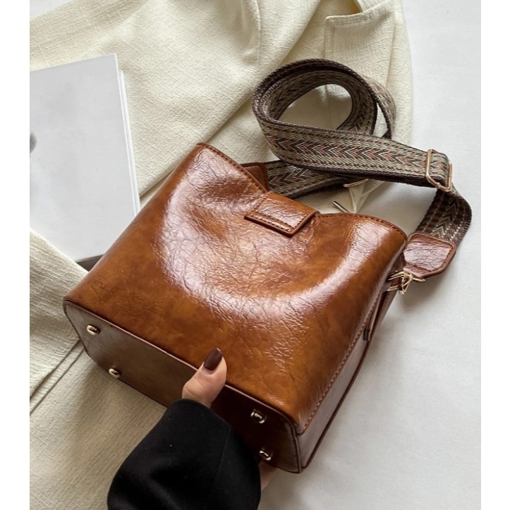 CAMINI-秋冬時尚百搭復古風斜背包-細節圖7