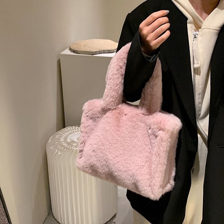 𝗥𝗼𝗹𝗹𝘆𝘇｜毛絨絨手提托特包（5色）-細節圖3