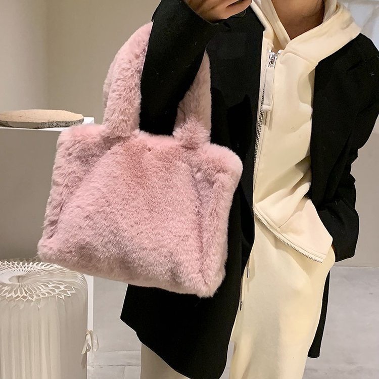 𝗥𝗼𝗹𝗹𝘆𝘇｜毛絨絨手提托特包（5色）-細節圖4