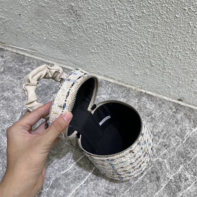 𝗥𝗼𝗹𝗹𝘆𝘇｜小香風鏈條水桶包（3色）-細節圖7