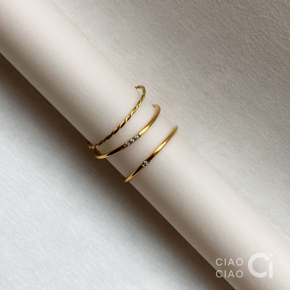 R05｜𝐂𝐥𝐚𝐬𝐬𝐲 𝐕𝐢𝐛𝐞𝐬 極細麻花溫柔感可疊搭細戒-細節圖6