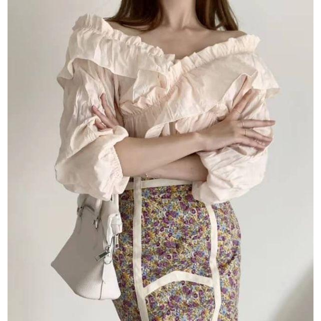 春裝新款
🇰🇷正韓 交叉荷葉衣 仙女小姐姐斜肩一字領 上衣-細節圖8