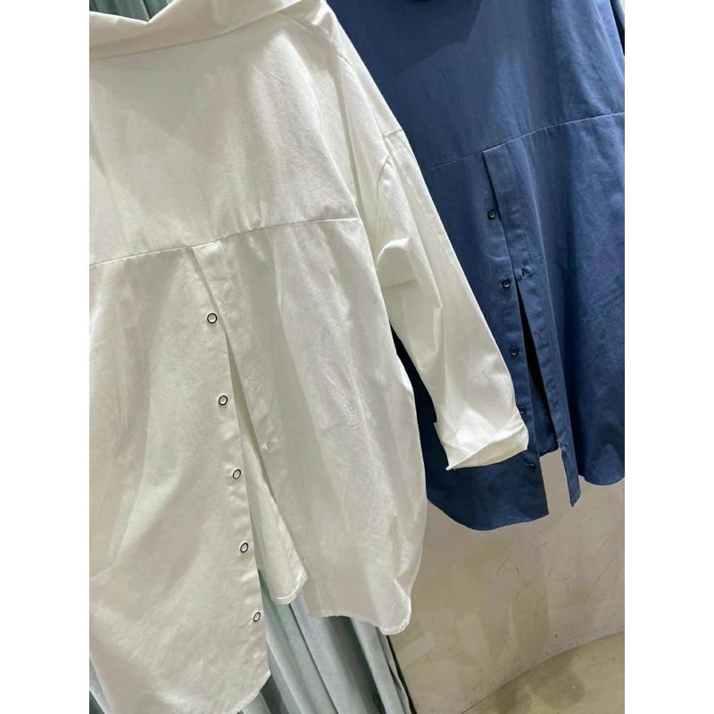 Ashley 正韓 繡製字母M襯衫長版襯衫 後開叉襯衫 造型襯衫 女生上衣-細節圖5