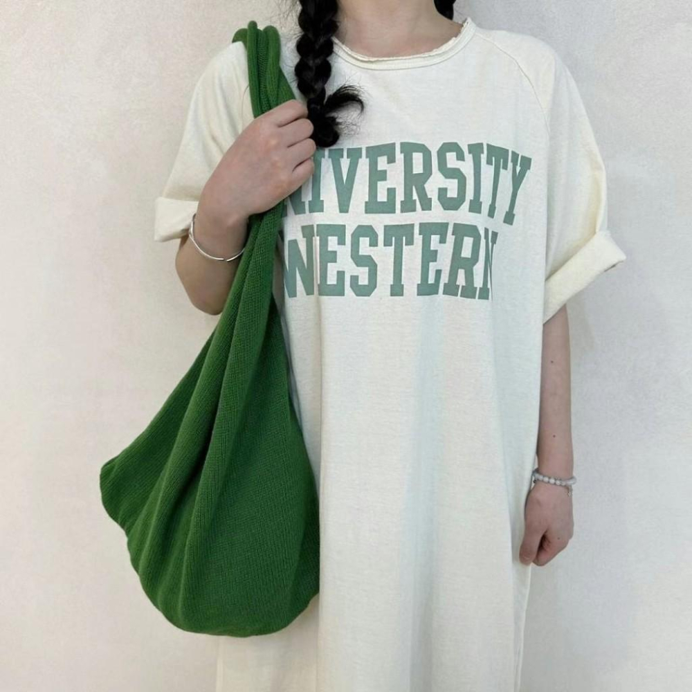 AK韓國連線 不修邊休閒長洋裝 休閒洋裝 字母洋 現貨 居家服 孕婦裝 落肩款-細節圖4