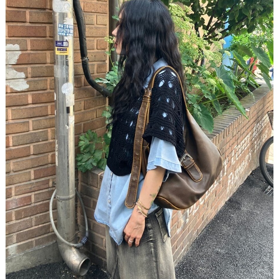 [預購 每周日中午 12:00收單] 2024 正韓 moraehouse 春夏女裝 微性感 有個性 針織洞洞罩衫-細節圖3