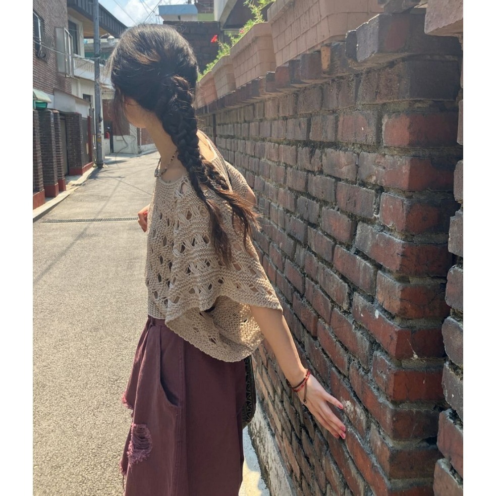[預購 每周日中午 12:00收單] 2024 正韓 moraehouse 春夏女裝 微性感 有個性 針織洞洞罩衫-細節圖6