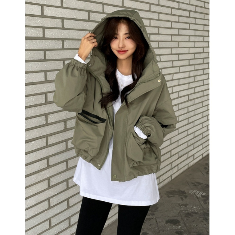 [預購 每周日中午 12:00收單] 2024 正韓 pippin 秋冬女裝 雙口袋高領風衣外套-細節圖8