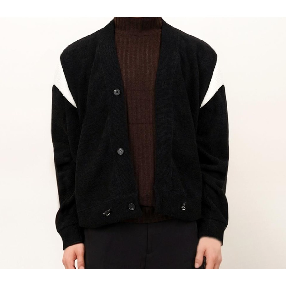 [是男裝喔~][預購 每周日中午 12:00收單] 2024 正韓 smallman 秋冬男裝 肩膀三角色塊開襟衫-細節圖2