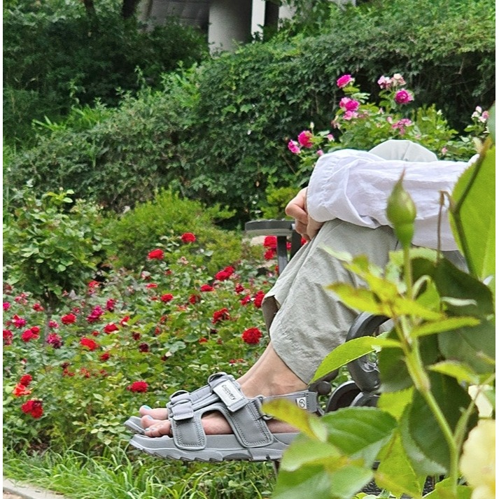 [韓國限時限量打折款 錯過可惜!] 2025 韓國 打折款~DISCOVERY 休閒涼鞋(邊錫佑穿)-細節圖3