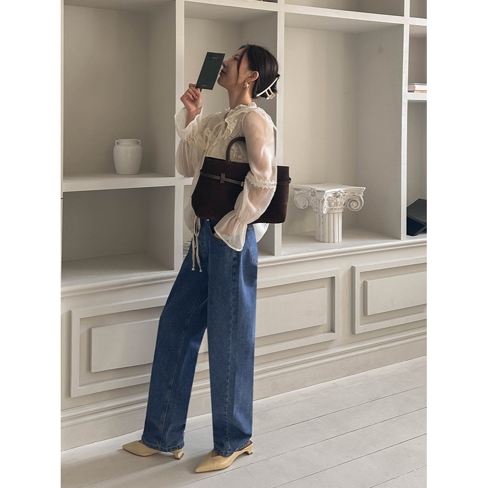 [預購 每周日中午 12:00收單] 2025 韓國 dabagirl 初春女裝 蕾絲微透束口喇叭袖上衣-細節圖7