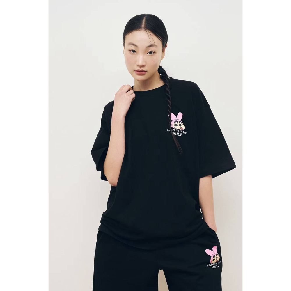 [官網特惠ing][預購 每周日中午 12:00收單] 2025 韓國  ADLV X 蠟筆小新聯名款 小新兔子上衣-細節圖2