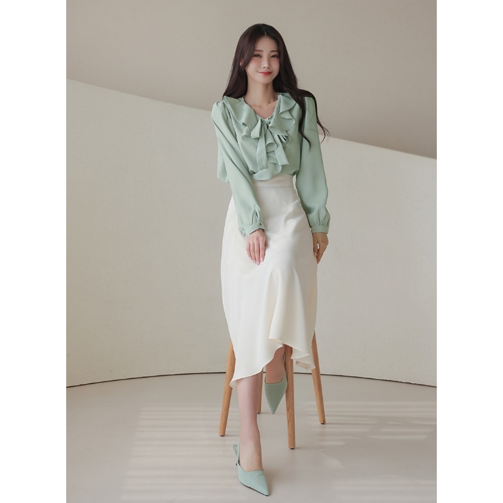 [官網特惠ing][預購 每周日中午 12:00收單] 2025 ode 初春女裝 層疊荷葉邊領蝴蝶結緞帶襯衫-細節圖5