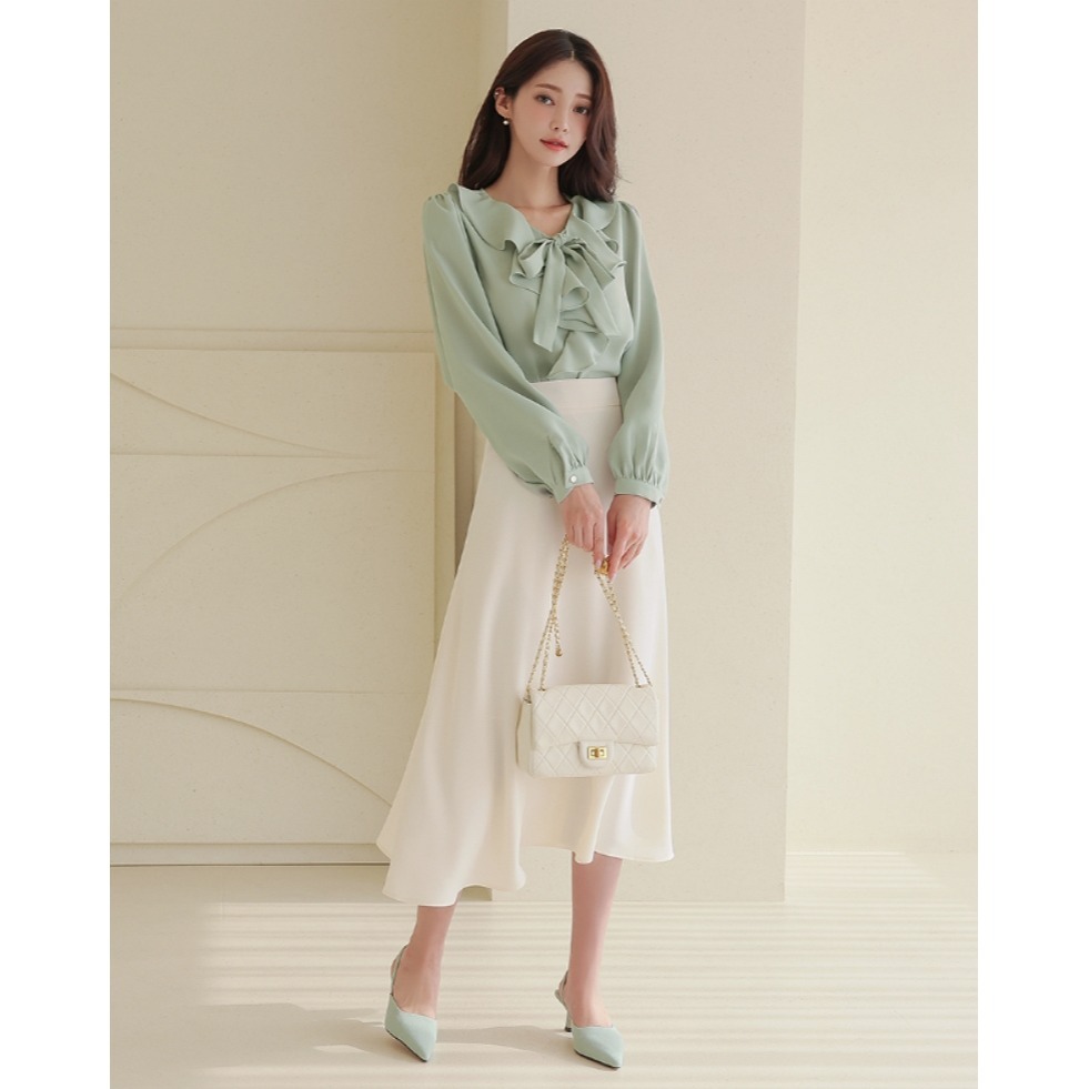 [官網特惠ing][預購 每周日中午 12:00收單] 2025 ode 初春女裝 層疊荷葉邊領蝴蝶結緞帶襯衫-細節圖6