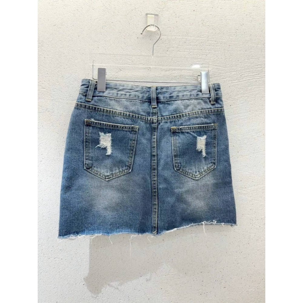 [預購 每周日中午 12:00收單] 2025 韓國 東大門 春夏女裝 嘻哈風 文字塗鴉抓破牛仔裙-細節圖3