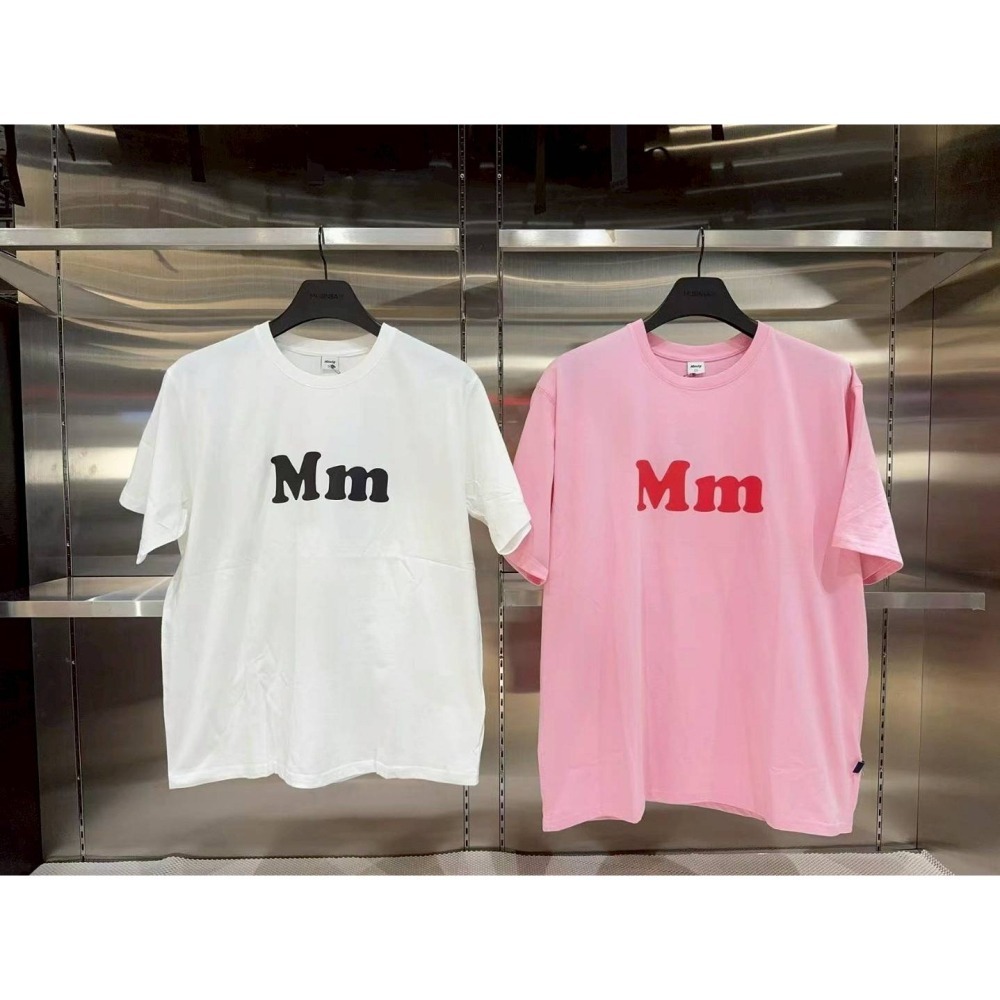 [限量打折款] [預購 每周日中午 12:00收單]2025 韓國 MMLG LOGO設計T恤-細節圖2