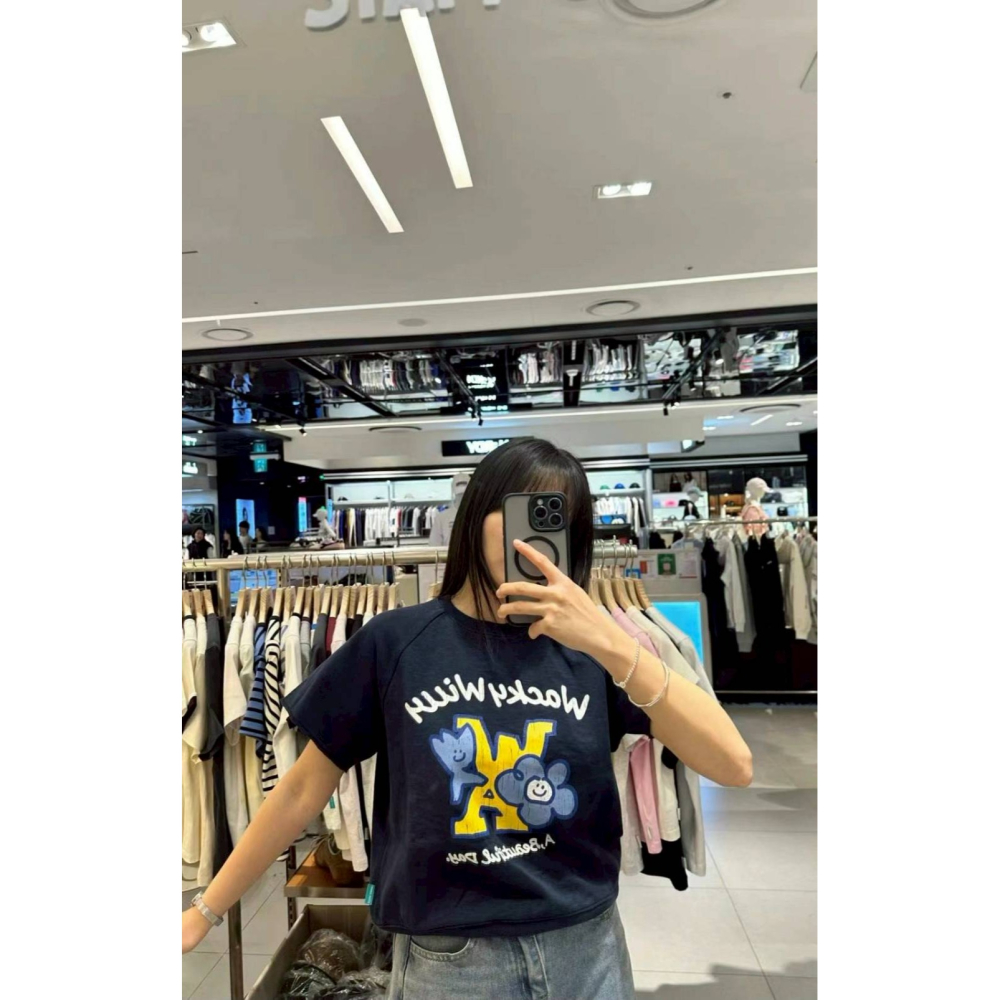 [預購 每周日中午 12:00收單] 2025 韓國 WACKY WILLY 春夏新款   LOGO花朵短上衣(女款)-細節圖5