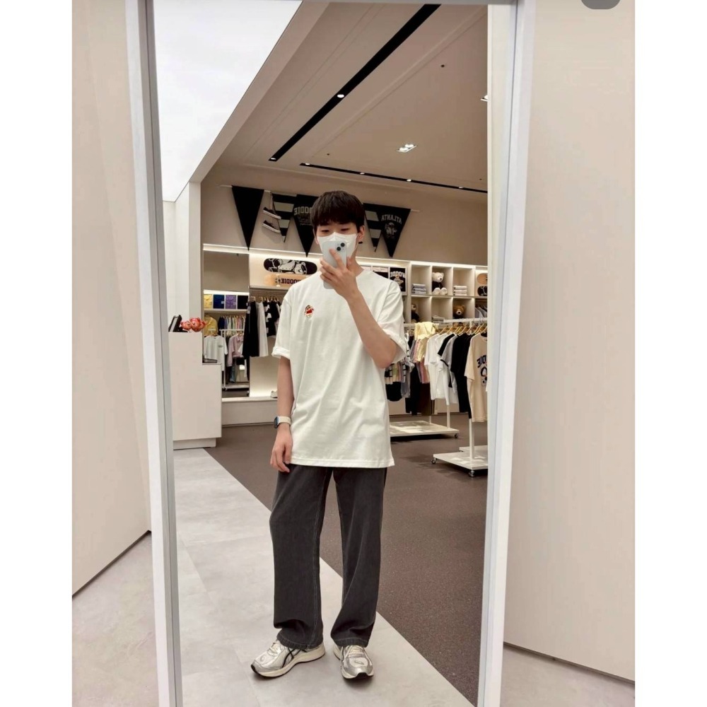 [限時限量特惠][預購 2025.05.19 中午 12:00收單] 2025  打折款~SPAO 蠟筆小新上衣 1+1-細節圖5