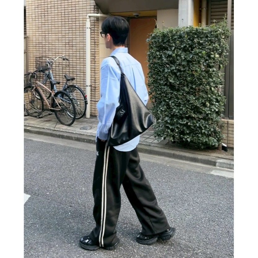 [韓國打折款 ] [預購 每周日中午 12:00收單] 2025 韓國 MUCENT 皮革肩背包-細節圖2