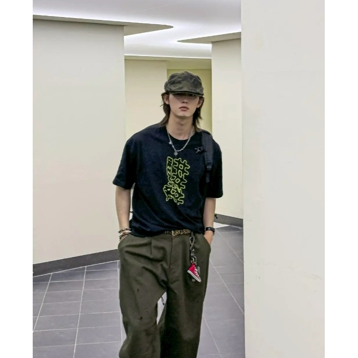 [韓國季末打折款][ 預購 每周日中午 12:00收單] 2025 BEENTRILL 中性款 LOGO設計上衣-細節圖4