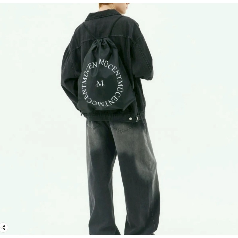 [預購 每周日中午 12:00收單] 2025 韓國 MUCENT 經典LOGO棒球帽+黑色後背包+襪子+項鍊 4件套裝-細節圖4