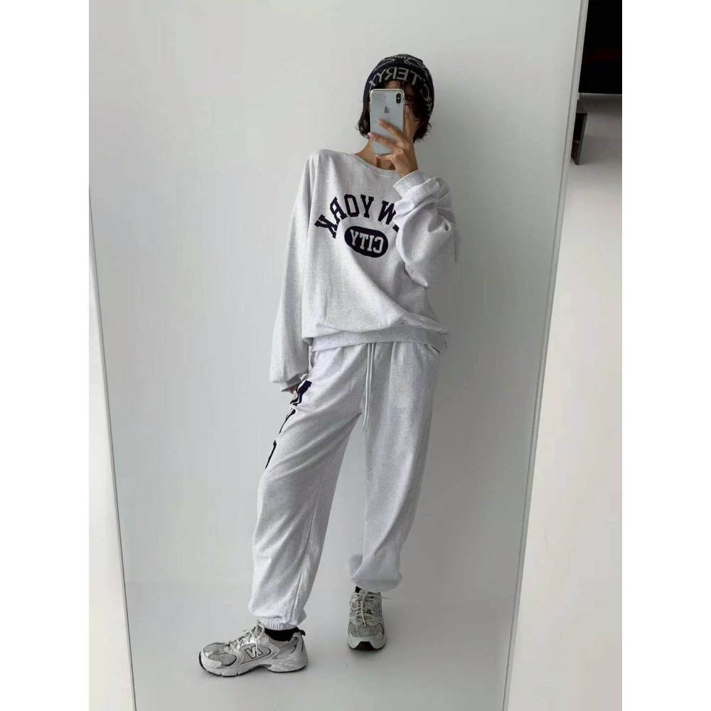 [預購 每周日中午 12:00收單] 2025 韓國 東大門 初秋女裝 NEW YORK字樣上衣+長褲套裝組-細節圖5