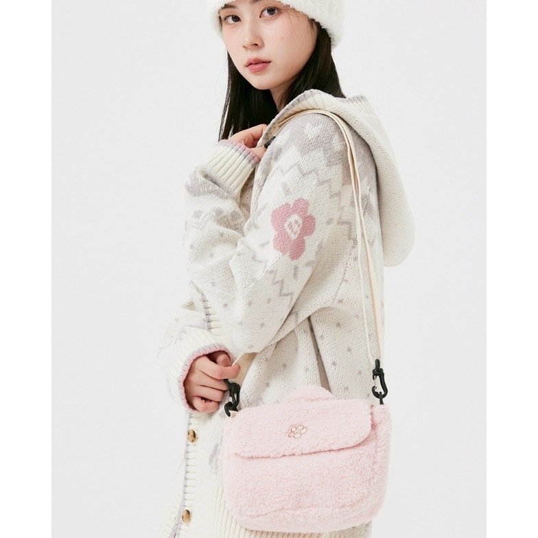 [預購 每周日中午 12:00收單] 2025 韓國 WACKY WILLY  泰迪熊毛肩背包-細節圖3