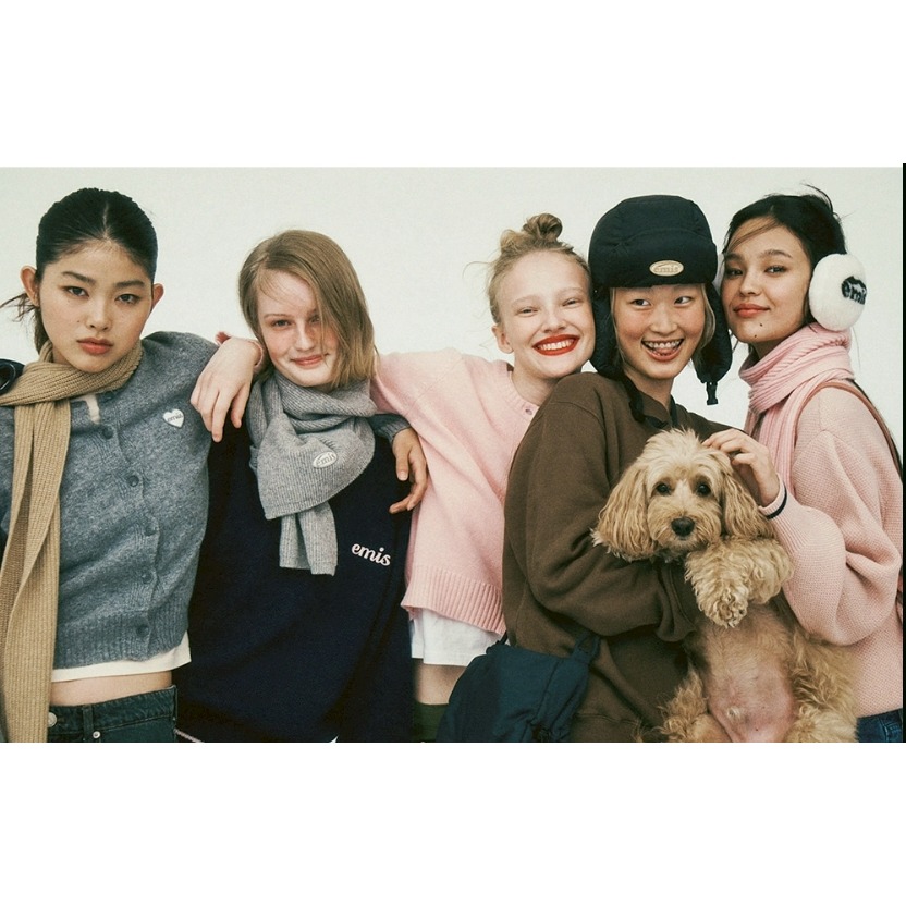 [韓國打折ing][預購 每周日中午 12:00收單] 2025 韓國 時尚配件  EMIS 短圍巾 聖誕節慶包裝-細節圖7