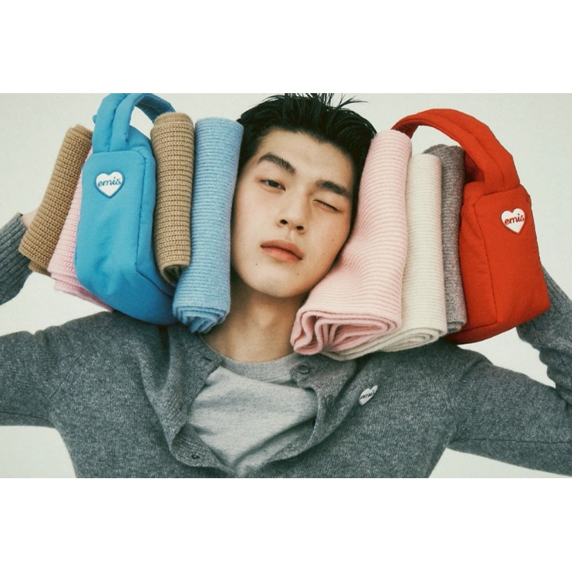 [韓國打折ing][預購 每周日中午 12:00收單] 2025 韓國 時尚配件  EMIS 短圍巾 聖誕節慶包裝-細節圖8