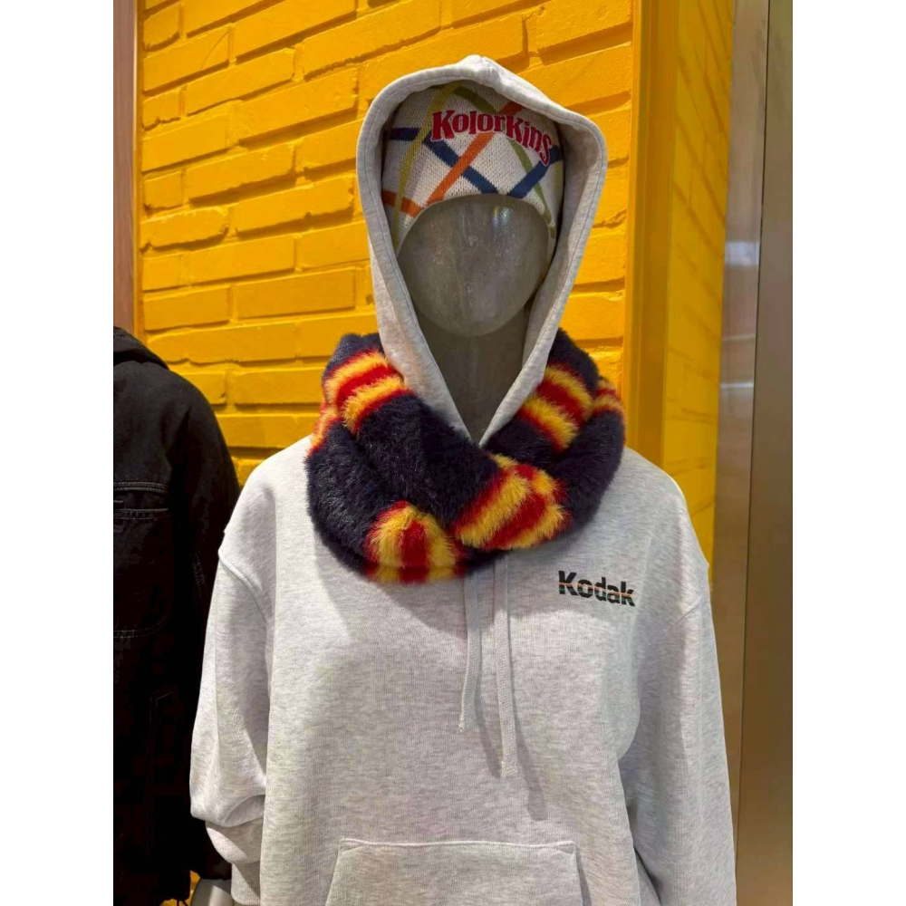 [預購 每周日中午 12:00收單] 2025 韓國  KODAK 25秋冬新款   絨毛圍巾-細節圖10