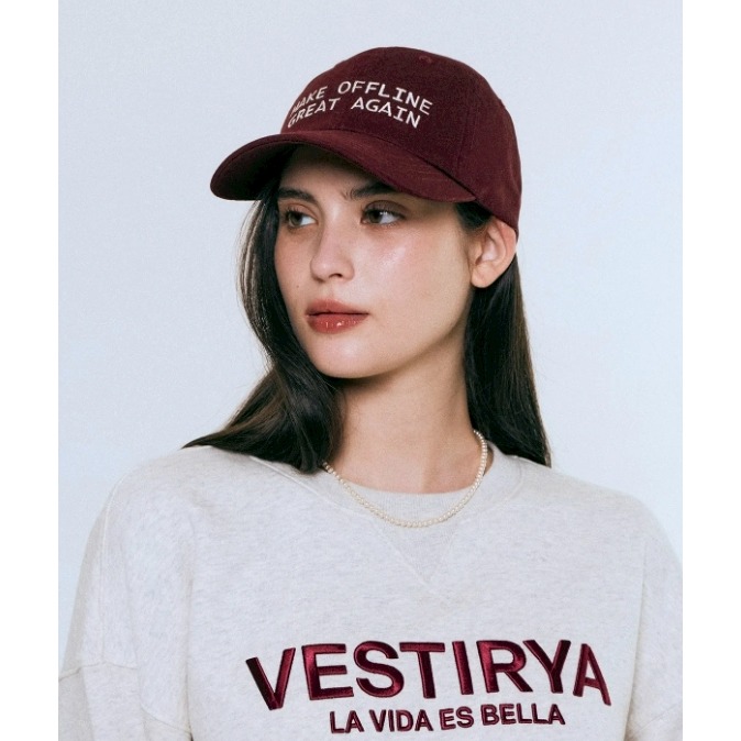 [韓國黑五折扣ing] [預購 每周日中午 12 : 00收單] 2025 韓國 VESTIRYA 英文刺繡棒球帽-紅-細節圖4