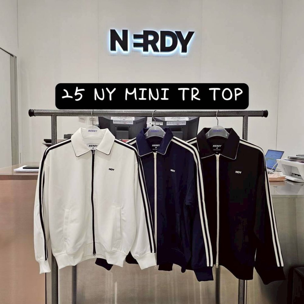 [韓國]12月分活動款] [預購 每周日中午 12:00收單] 2025 韓國 NERDY 復古線條外套(黑 深藍 白)-細節圖4